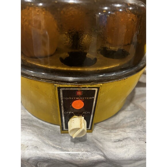 Toastmaster Rapid Electric Egg Cooker, Poacher with Auto-Off, 7 Egg Capacity Red - Picture 8 of 10